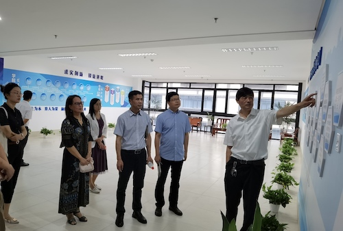 校党委副书记应飚、副校长黄兆信莅临成人视频
走访调研