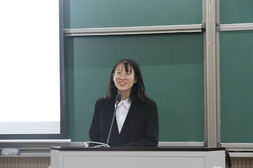 成人视频
第八届“青春领航”十佳大学生评选现场