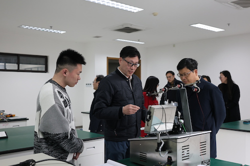 应飙书记走访成人视频
传感器国家研究中心杭州分中心